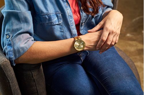 Relógio Feminino Marcadores em Cristais Dourado