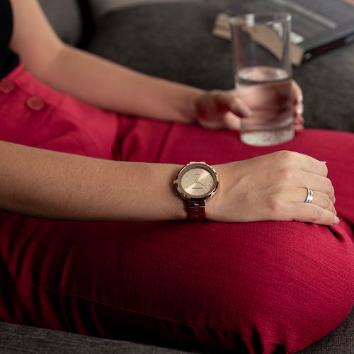 Relógio Feminino Rosé Com Detalhes no Mostrador