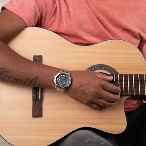 Relógio Masculino Prata Com Calendário Visor Cinza