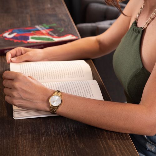 Relógio Feminino Clássico Cristais Visor Metálico Dourado