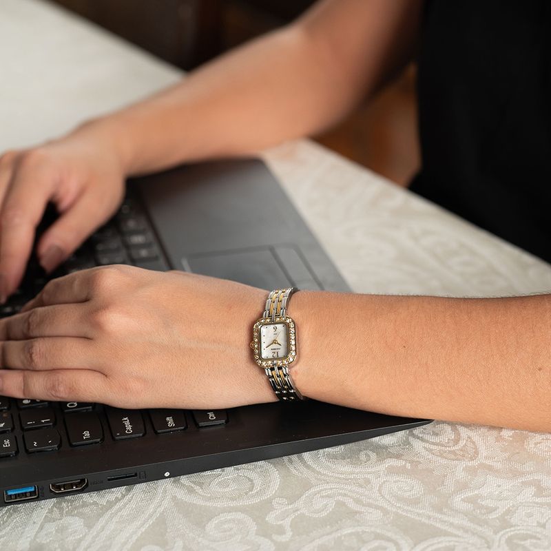 Relógio Feminino Quadrado Madrepérola Cristais Bicolor