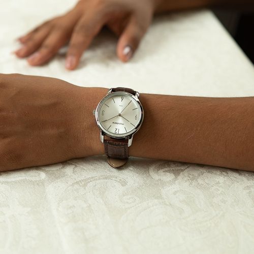 Relógio Feminino Mostrador Prata Pulseira Marrom