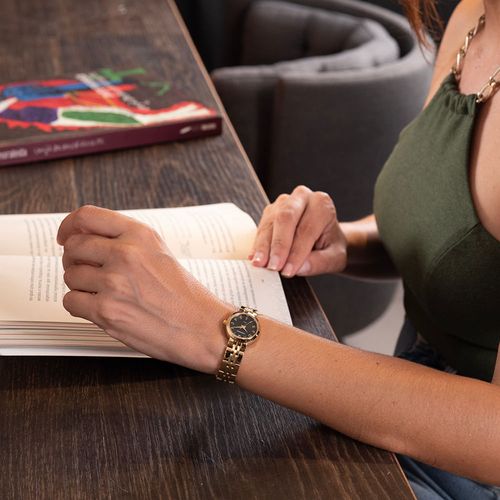 Relógio Feminino Visor Metálico Dourado